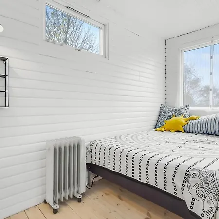 In Or With 1 Bedrooms